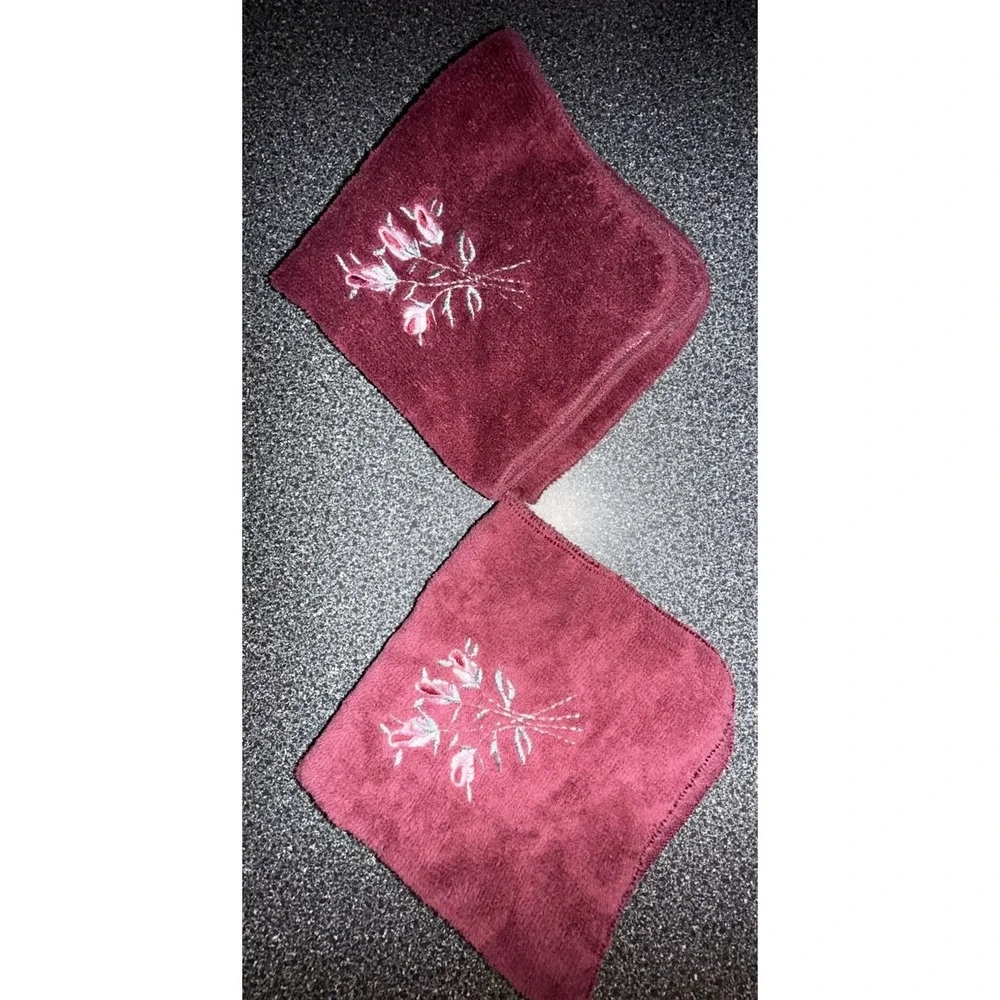 Vtg Embroidered JC Penny's Home Collection Maroon  Towels 2 Bath /2 Hand/ 2 Wash